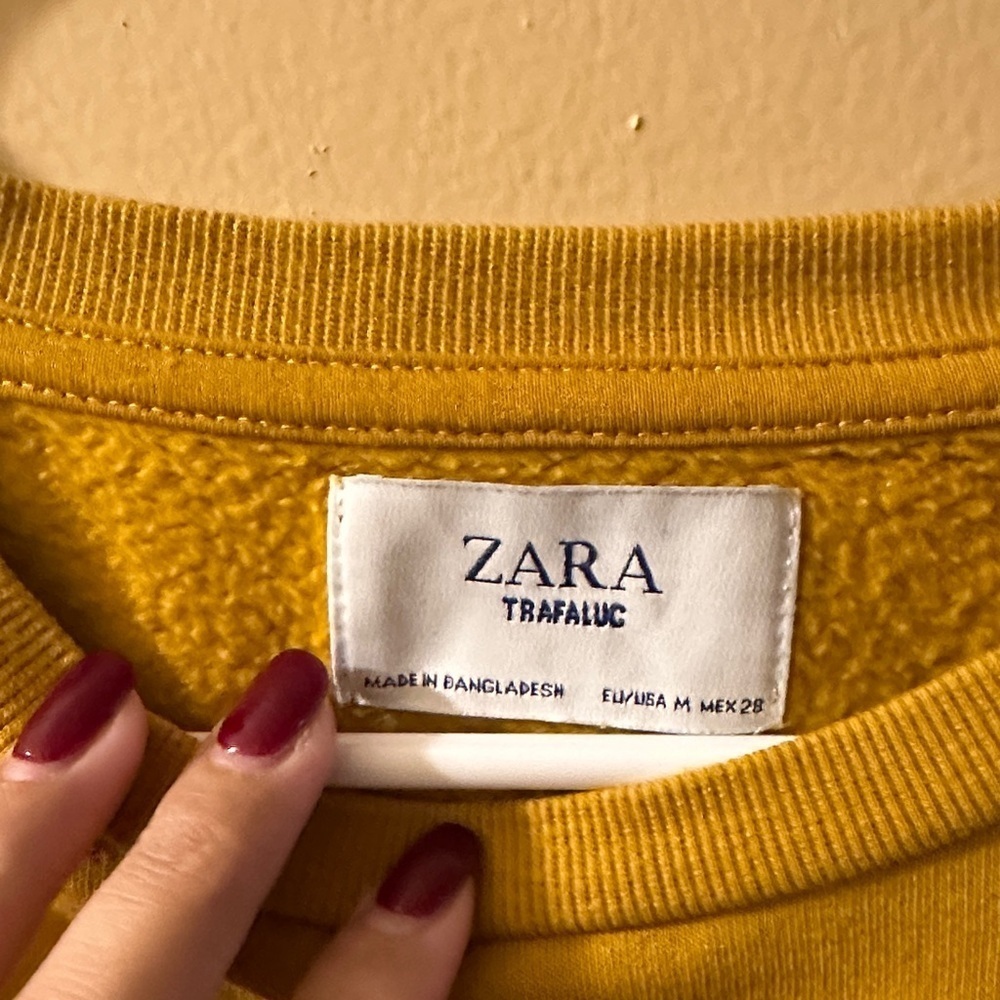 Zara Golden Yellow Pullover - Picture 2 of 2